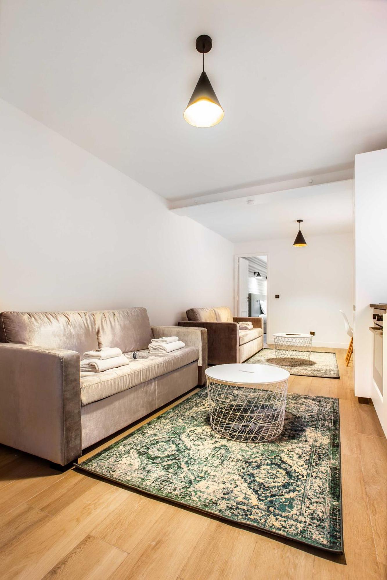 Elegant - 2bd - 8p - Eiffel Tower Casa vacanze
